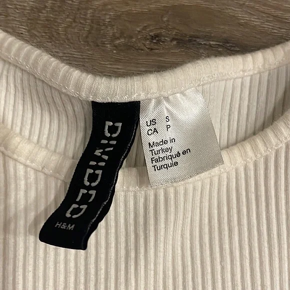 H&M Graphic Ribbed Top - Picture 3 of 4